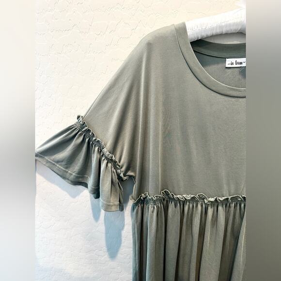 IN LOOM | Muted Sage Green Babydoll Top Ruffle Sleeve Tiered Blouse | Size Small - Picture 3 of 7